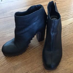 Circus by Sam Edelman 4”heel booties